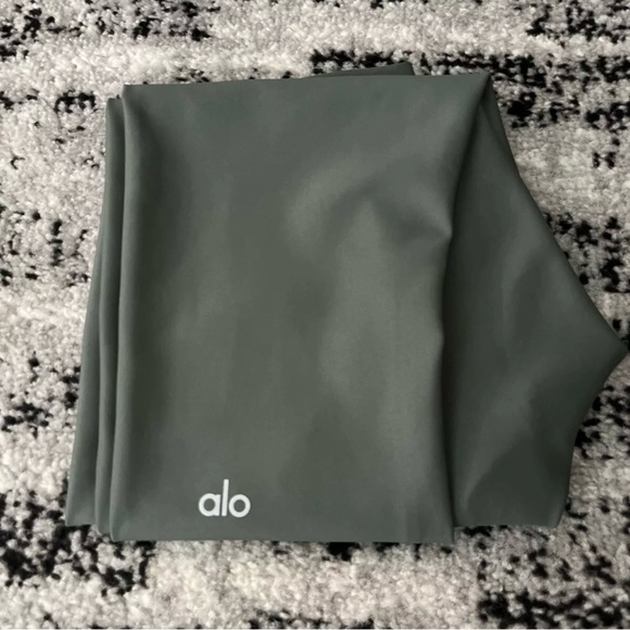 Alo Yoga 7/8 High-Waist Airlift Green Leggings Women's Size Medium - Picture 7 of 7